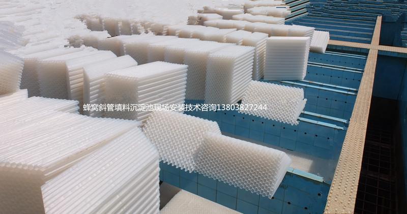 �����S���������Ϸ�Cб�����ϽM�b�F�����̰���